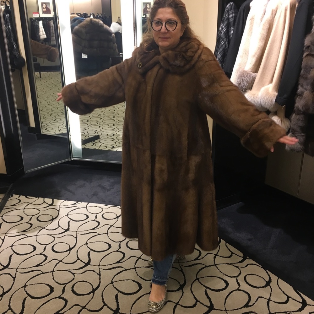 Mink coat. Made in Italy 30k . Size XL-1XL.